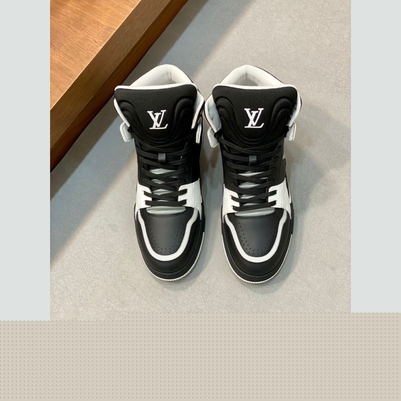 l**is V*t*n sneakers